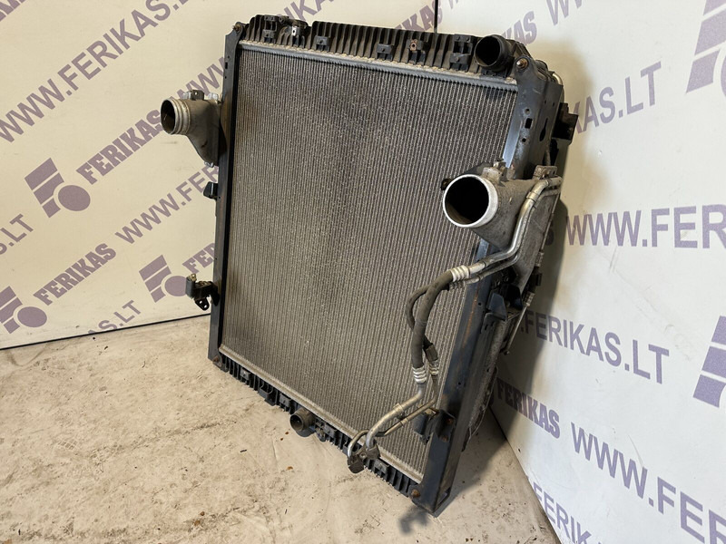 Mercedes-Benz Actros MP4 - Radiator for Truck: picture 2 Mercedes-Benz Actros MP4 - Radiator for Truck: picture 2