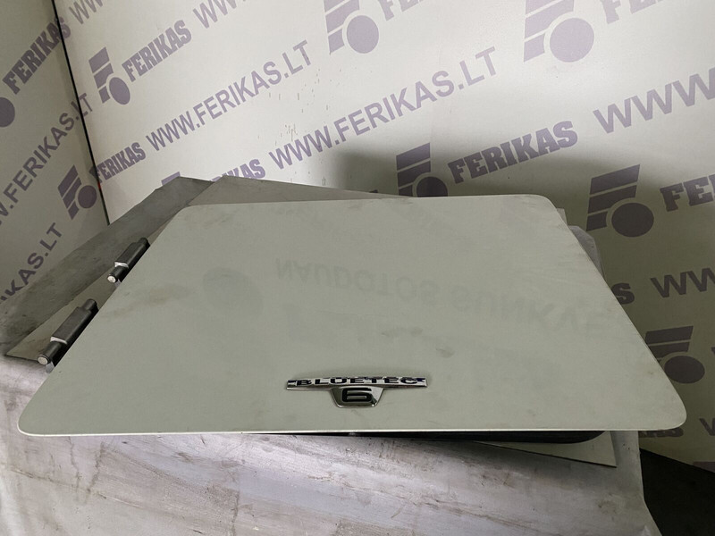 Mercedes-Benz STORAGE COMPARTMENT FLAP - Bumper for Truck: picture 1 Mercedes-Benz STORAGE COMPARTMENT FLAP - Bumper for Truck: picture 1