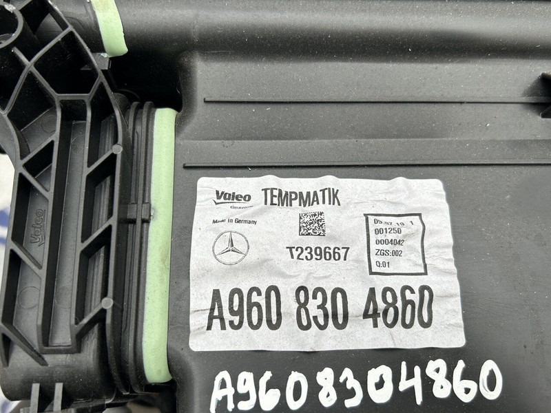 Mercedes-Benz air conditionioning heater system - Heating/ Ventilation: picture 5 Mercedes-Benz air conditionioning heater system - Heating/ Ventilation: picture 5