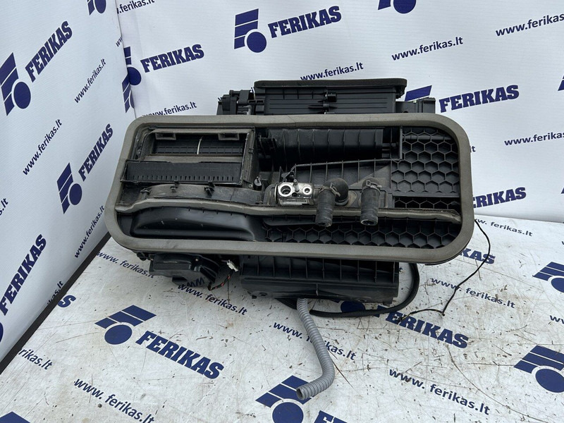 Mercedes-Benz air conditionioning heater system - Heating/ Ventilation: picture 1 Mercedes-Benz air conditionioning heater system - Heating/ Ventilation: picture 1