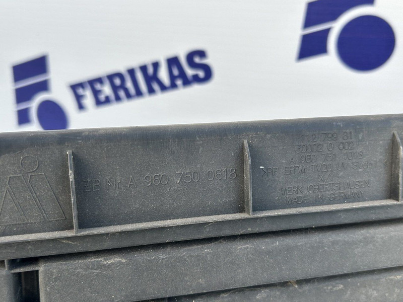 Hood for Truck Mercedes-Benz bonnet grill with illuminated logo: picture 7