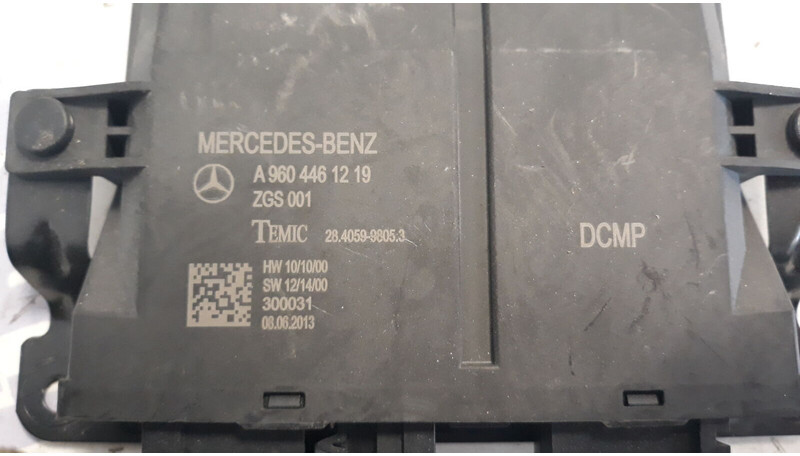 Mercedes-Benz door control module - ECU for Truck: picture 3 Mercedes-Benz door control module - ECU for Truck: picture 3