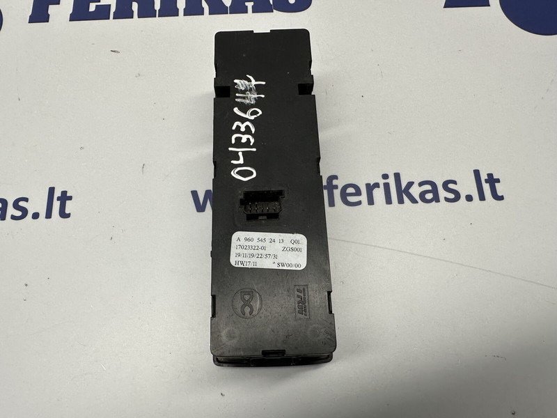 Mercedes-Benz passenger door, window control - Dashboard for Truck: picture 2 Mercedes-Benz passenger door, window control - Dashboard for Truck: picture 2