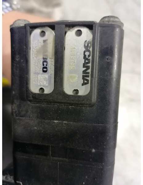 Scania Solenoid valve Air suspension - Valve for Truck: picture 3 Scania Solenoid valve Air suspension - Valve for Truck: picture 3