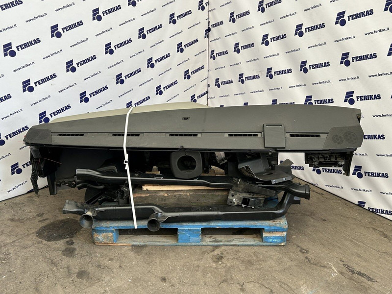 Volvo dashboard - Cab and interior for Truck: picture 4 Volvo dashboard - Cab and interior for Truck: picture 4