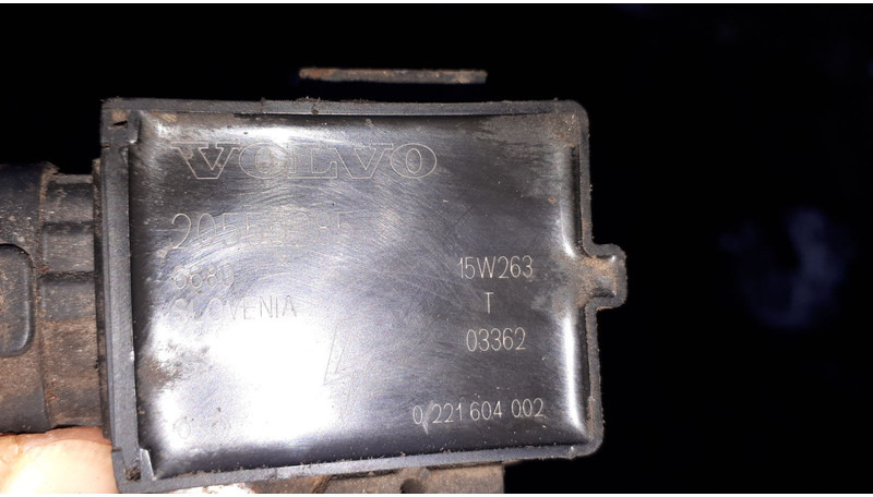 Bosch колпак свечи 15W263 катушка зажигания 08T199 - Engine and parts: picture 4 Bosch колпак свечи 15W263 катушка зажигания 08T199 - Engine and parts: picture 4