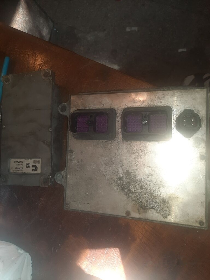 Cummins motor 239Kvt Cummins - ECU for Bus: picture 1 Cummins motor 239Kvt Cummins - ECU for Bus: picture 1