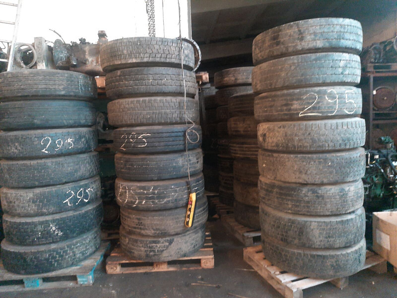 Michelin 295*80R22.5 255*70 \ 275*70* 265\70R19.5 - Tire for Truck: picture 4 Michelin 295*80R22.5 255*70 \ 275*70* 265\70R19.5 - Tire for Truck: picture 4
