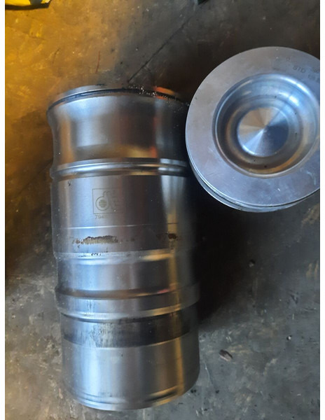 Scania 794661602 - Engine and parts: picture 3 Scania 794661602 - Engine and parts: picture 3