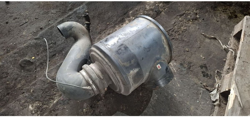 Volvo B12 - Air intake system: picture 2 Volvo B12 - Air intake system: picture 2