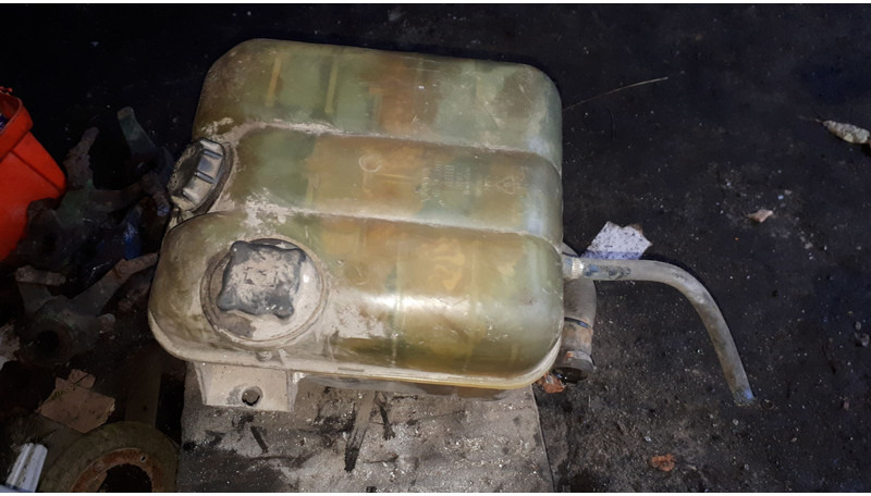 Volvo Scani - Expansion tank: picture 4 Volvo Scani - Expansion tank: picture 4