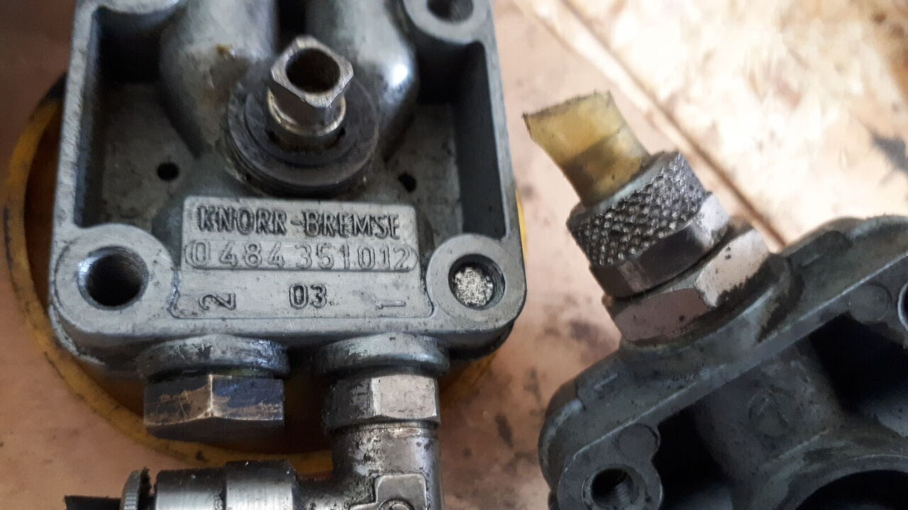 WABCO Volvo - Brake valve for Bus: picture 1 WABCO Volvo - Brake valve for Bus: picture 1