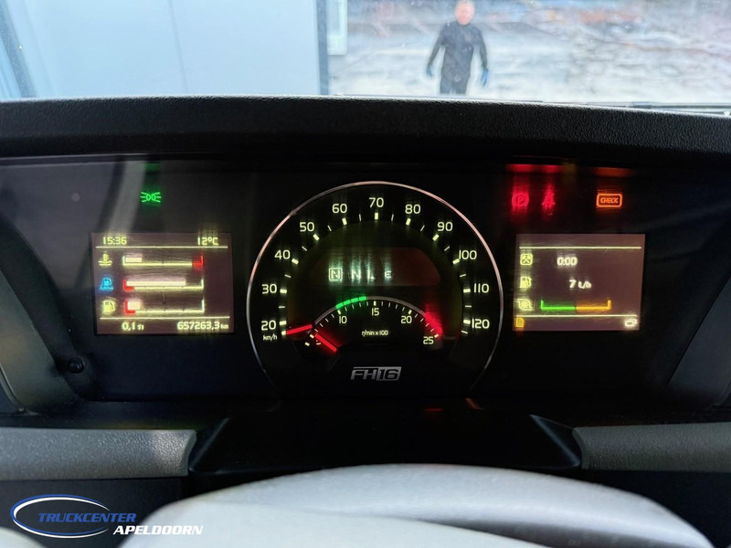Volvo FH 657000 km, 6x4, Globetrotter - Cab chassis truck: picture 5 Volvo FH 657000 km, 6x4, Globetrotter - Cab chassis truck: picture 5