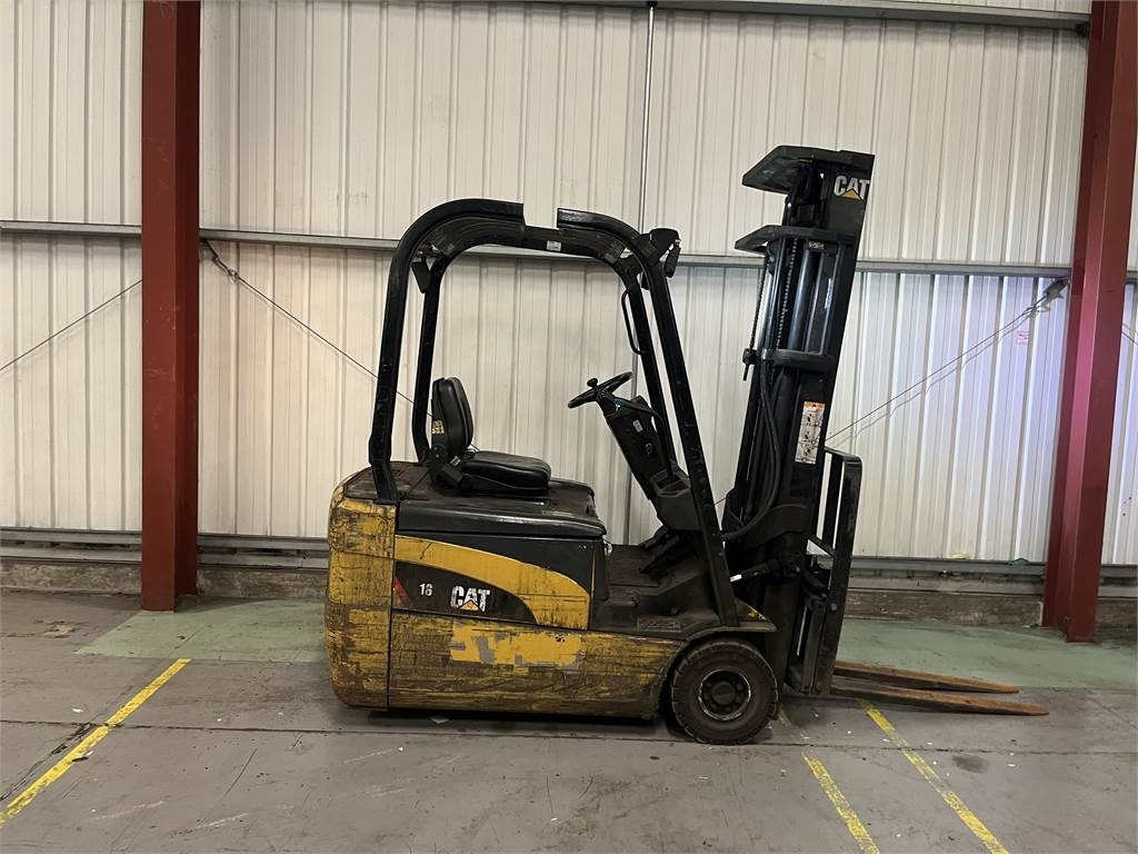 CAT EP18NT - Electric forklift: picture 3 CAT EP18NT - Electric forklift: picture 3
