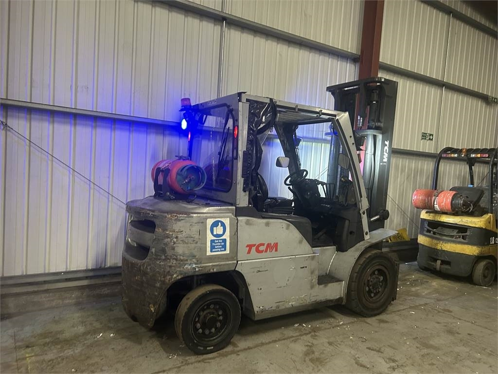 TCM J1F4A40LQ - LPG forklift: picture 3 TCM J1F4A40LQ - LPG forklift: picture 3