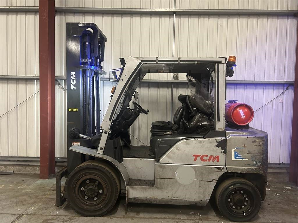 TCM J1F4A40LQ - LPG forklift: picture 1 TCM J1F4A40LQ - LPG forklift: picture 1