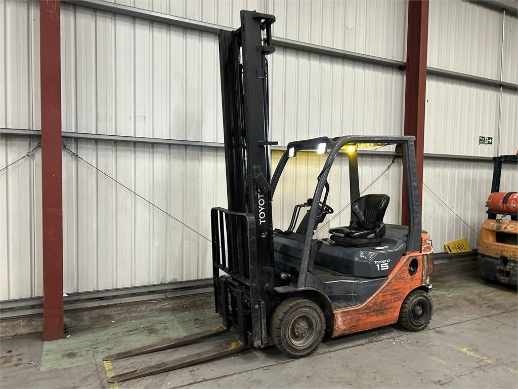 Toyota 02-8FDF15 - Diesel forklift: picture 2 Toyota 02-8FDF15 - Diesel forklift: picture 2