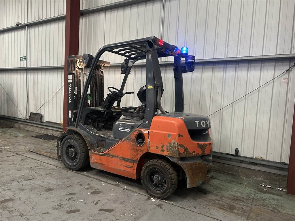 Toyota 02-8FDF25 - Diesel forklift: picture 3 Toyota 02-8FDF25 - Diesel forklift: picture 3