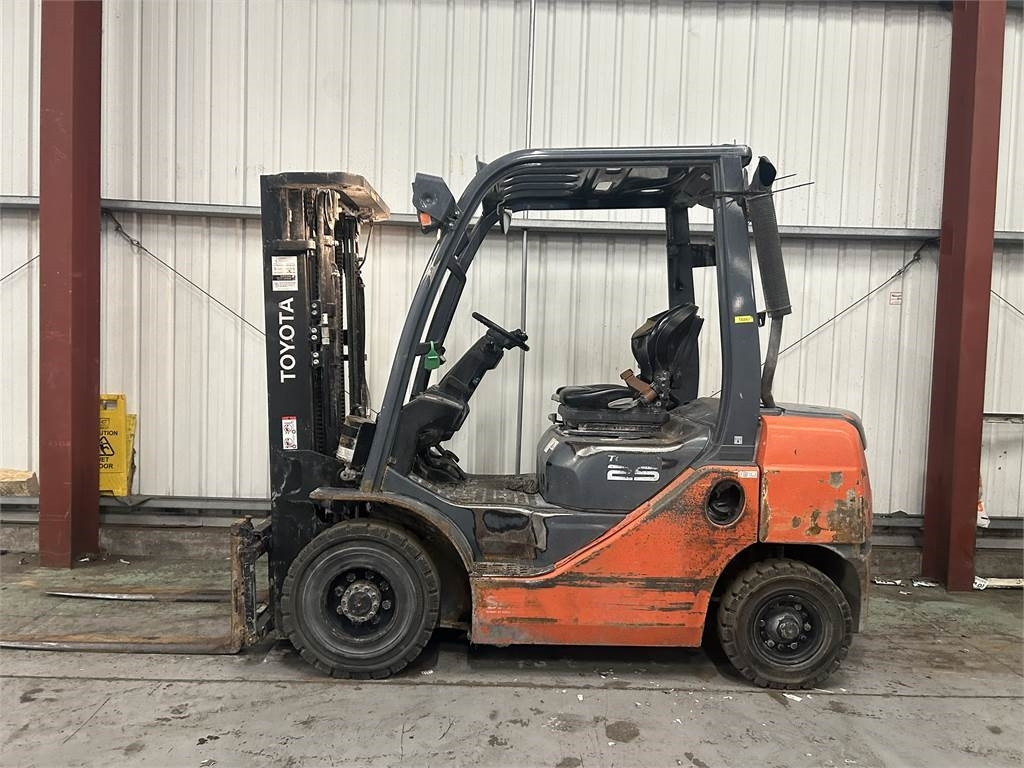 Toyota 02-8FDF25 - Diesel forklift: picture 1 Toyota 02-8FDF25 - Diesel forklift: picture 1