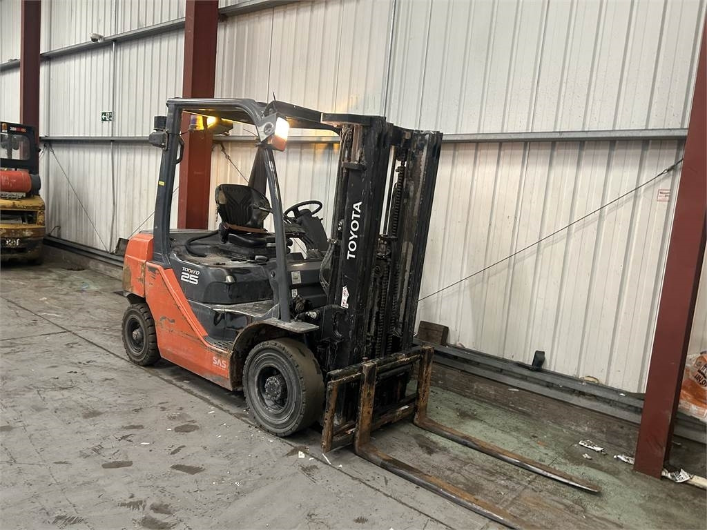 Toyota 02-8FDF25 - Diesel forklift: picture 4 Toyota 02-8FDF25 - Diesel forklift: picture 4