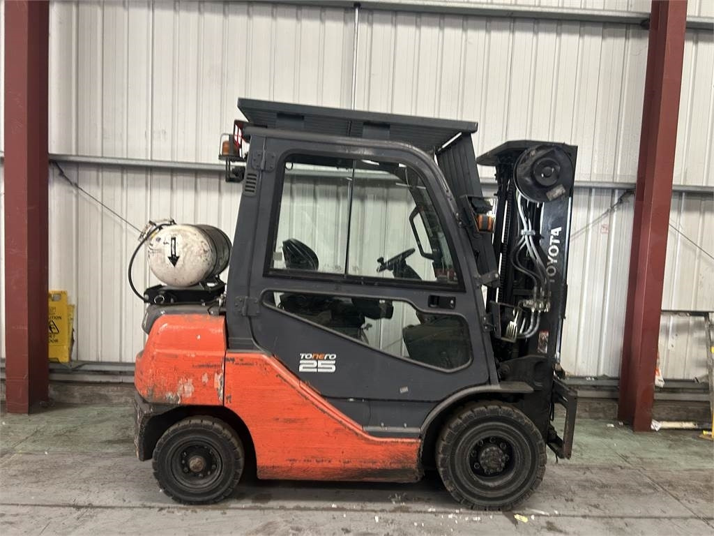 Toyota 02-8FGF25 - LPG forklift: picture 5 Toyota 02-8FGF25 - LPG forklift: picture 5