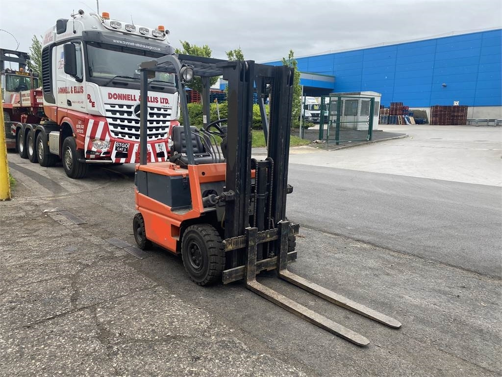 Toyota FBM16 - Electric forklift: picture 3 Toyota FBM16 - Electric forklift: picture 3