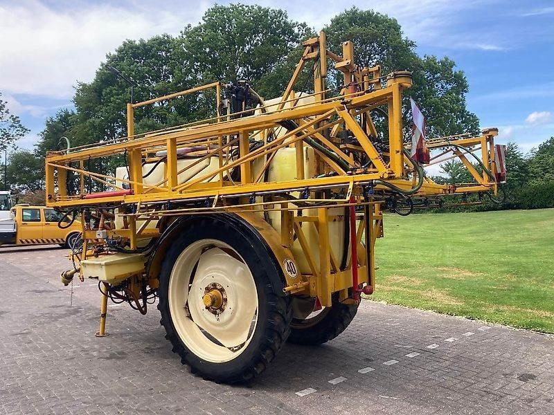 Dubex Nestor - Trailed sprayer: picture 3 Dubex Nestor - Trailed sprayer: picture 3