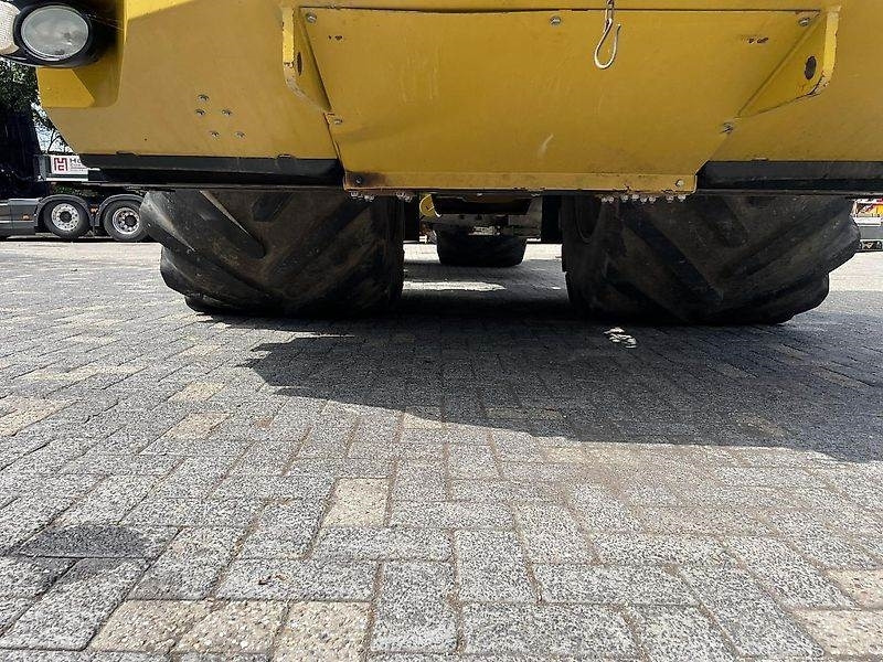 Fertilizer spreader TerraGator 2244: picture 14