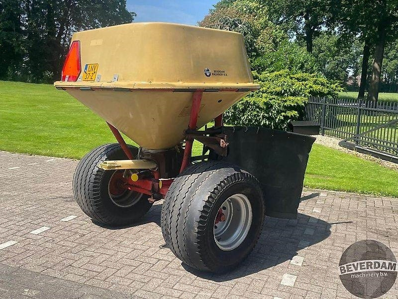 Fertilizer spreader Vicon getrokken kunstmeststrooier: picture 6