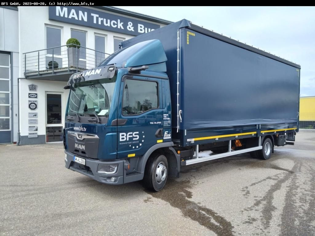 MAN TGL (TG3) 12.250 4x2 BL CH Plane und Spiegel, LB - Curtainsider truck: picture 1 MAN TGL (TG3) 12.250 4x2 BL CH Plane und Spiegel, LB - Curtainsider truck: picture 1
