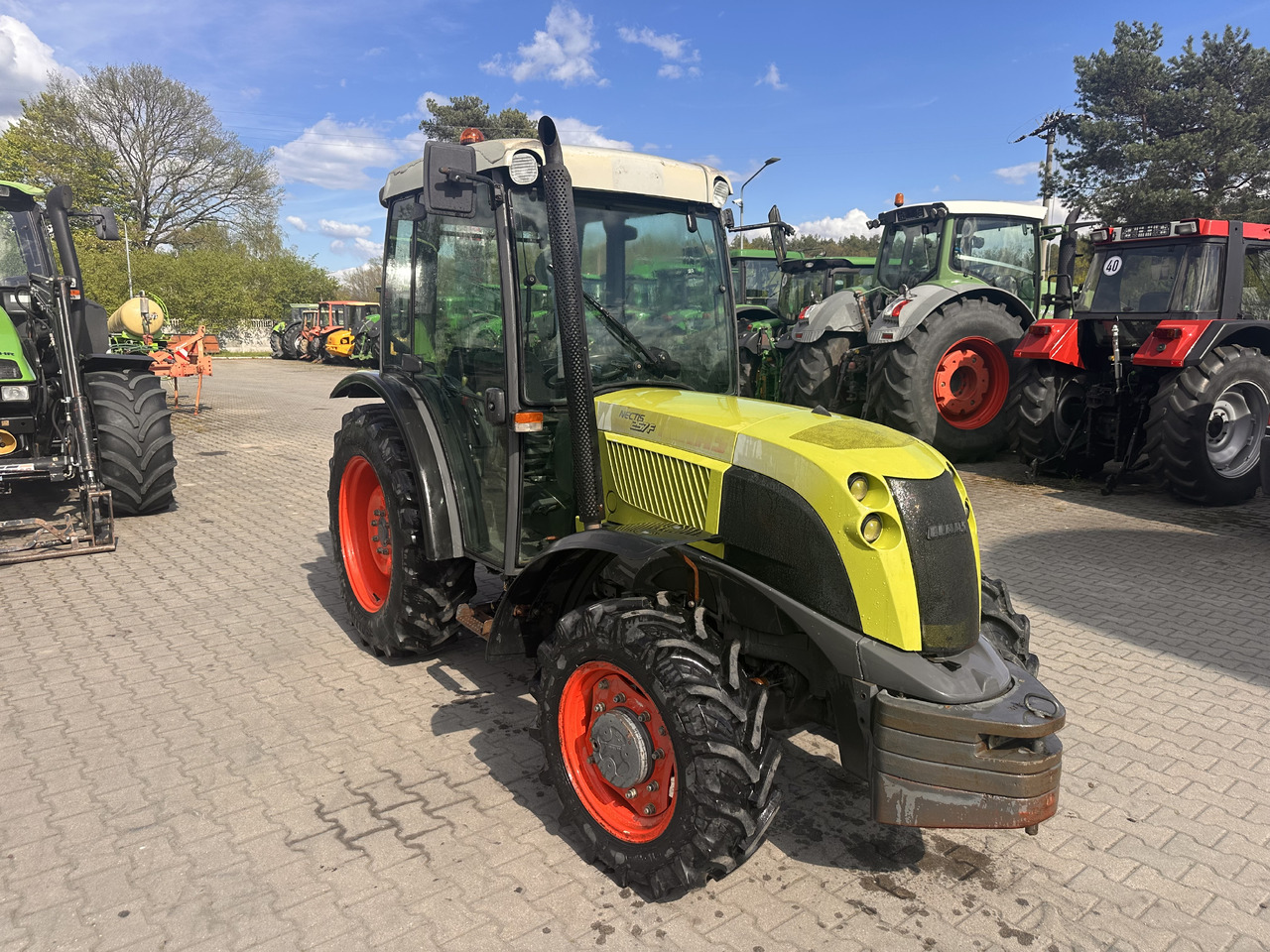CLAAS NECTIS 257F - Farm tractor: picture 5 CLAAS NECTIS 257F - Farm tractor: picture 5
