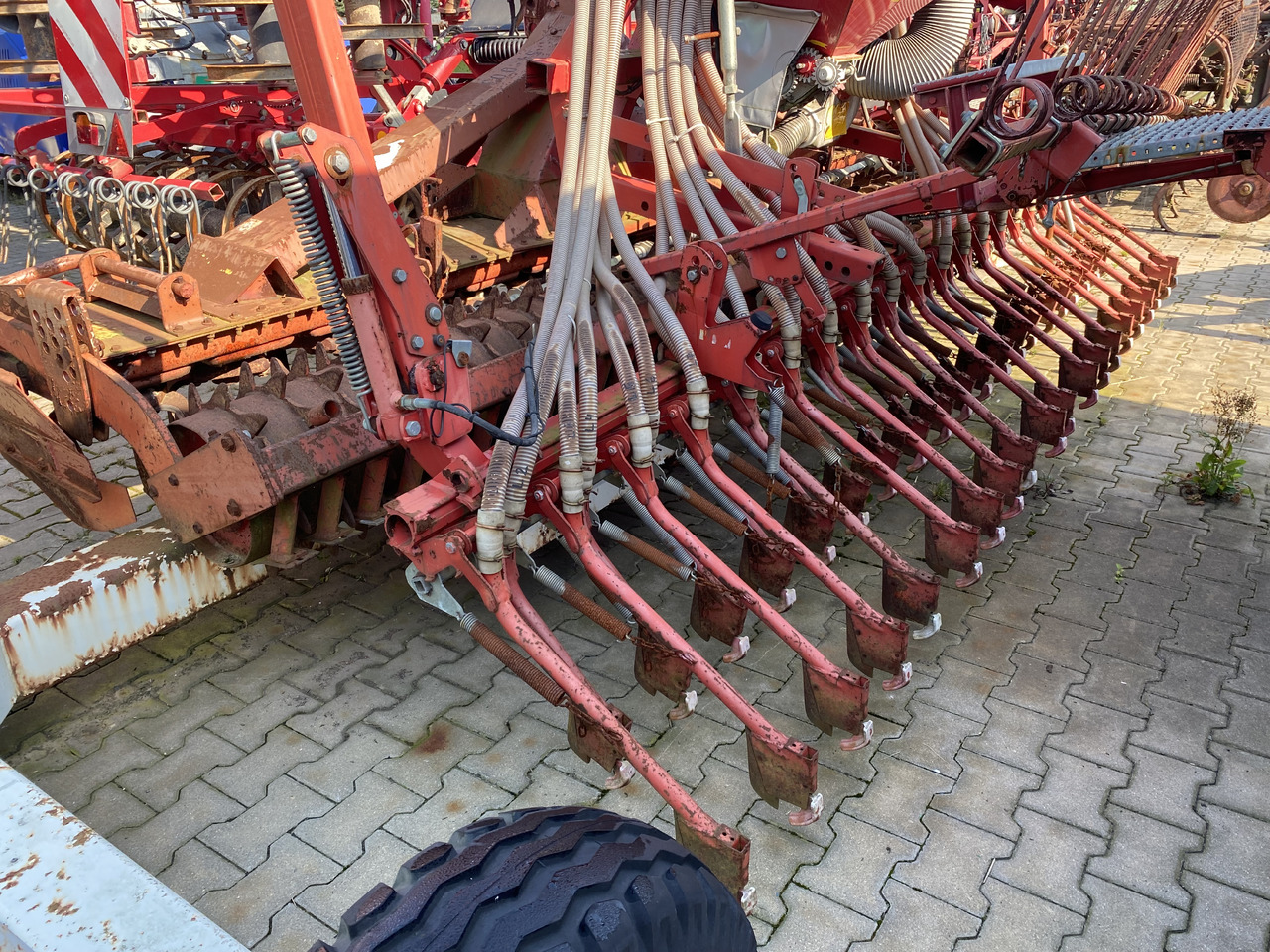 Combine seed drill Kverneland ACCORD Pneumatic DA-S KUHN + Kuhn 4.50m: picture 7