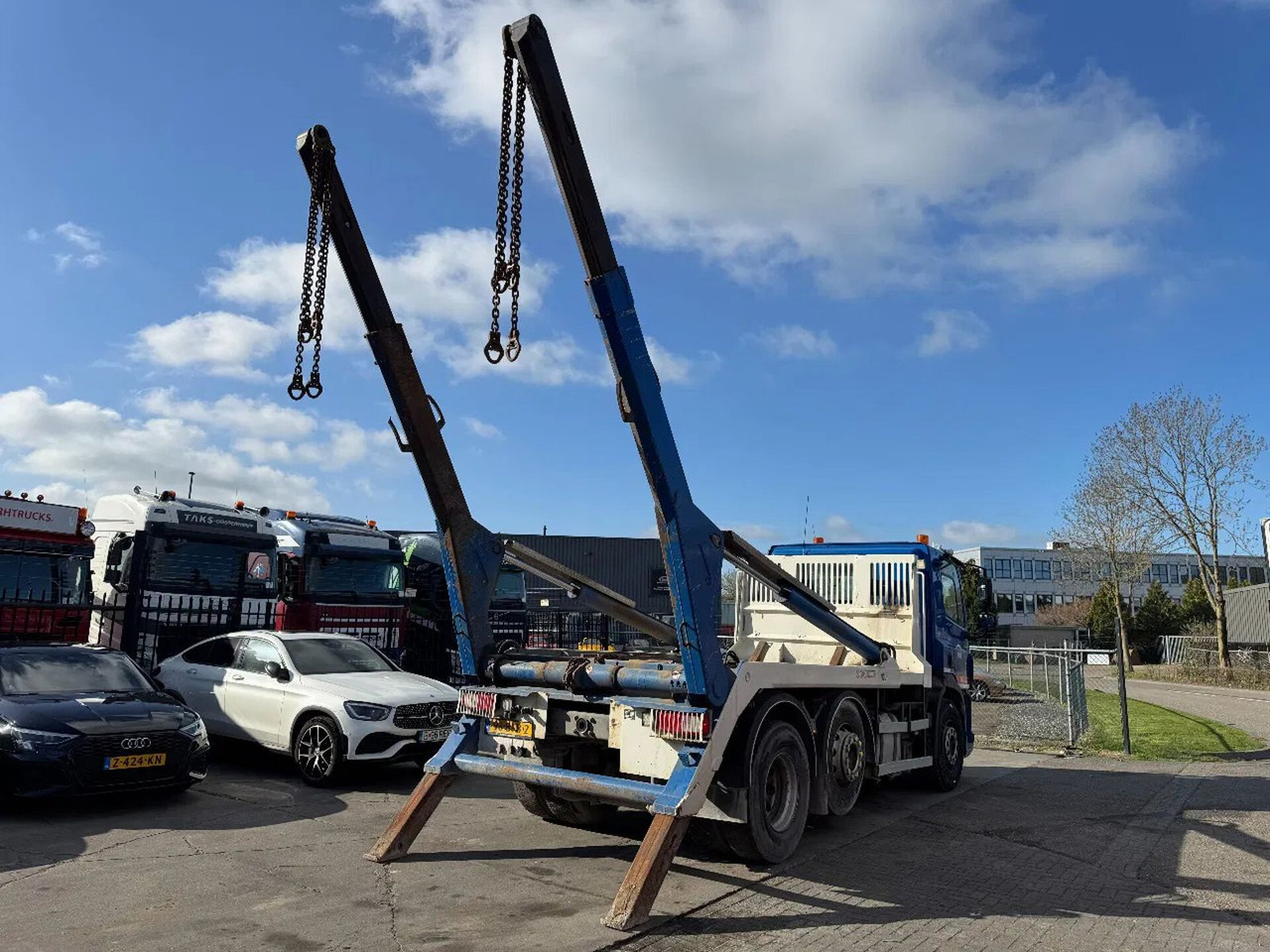 DAF CF 400 6X2 - EURO 6 + VDL P-18 + REMOTE + LIFT A - Tipper: picture 3 DAF CF 400 6X2 - EURO 6 + VDL P-18 + REMOTE + LIFT A - Tipper: picture 3