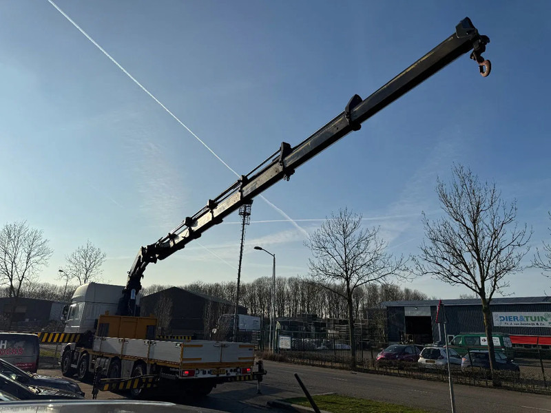 DAF XF 460 8X2 - EURO 6 + HIAB 855 EP-6 + REMOTE + STEERING AXLE - Dropside/ Flatbed truck, Crane truck: picture 4 DAF XF 460 8X2 - EURO 6 + HIAB 855 EP-6 + REMOTE + STEERING AXLE - Dropside/ Flatbed truck, Crane truck: picture 4