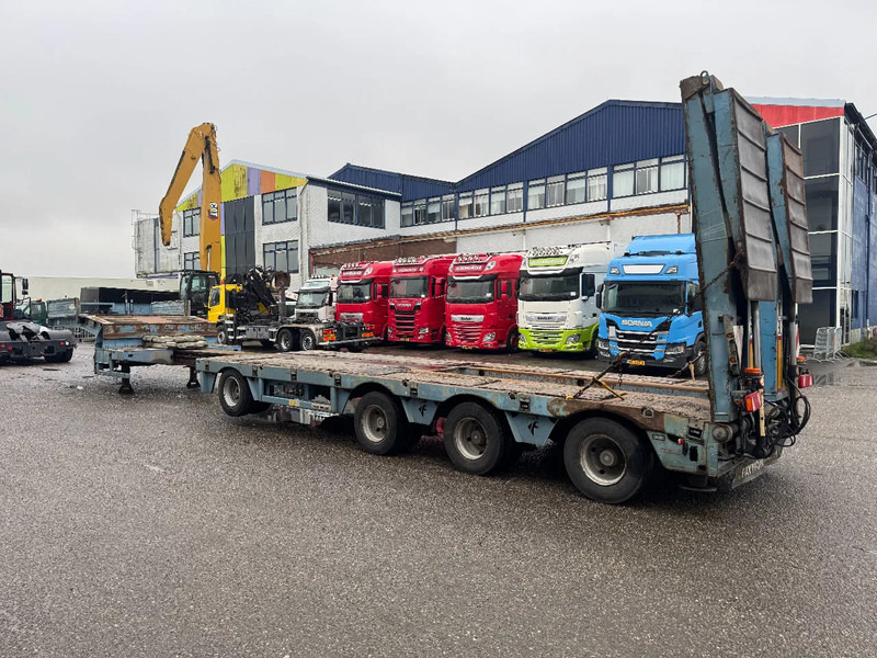 Faymonville TL4S 2,8M EXTENDABLE + HYDRAULIC RAMPS 3 AXLE STEERING - Low loader semi-trailer: picture 4 Faymonville TL4S 2,8M EXTENDABLE + HYDRAULIC RAMPS 3 AXLE STEERING - Low loader semi-trailer: picture 4