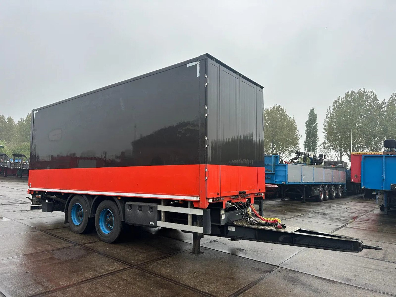 Groenewegen DRE 10-10 , DHOLLANDIA LAADKLEP 2000 - Closed box trailer: picture 1 Groenewegen DRE 10-10 , DHOLLANDIA LAADKLEP 2000 - Closed box trailer: picture 1