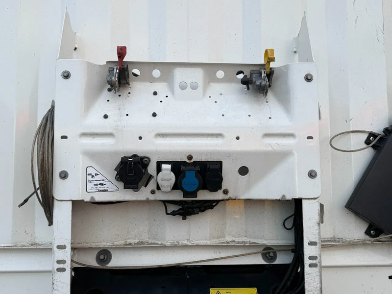 Curtainsider semi-trailer Krone SD - 3 AXLE - DISC BRAKES + SLIDING ROOF: picture 12