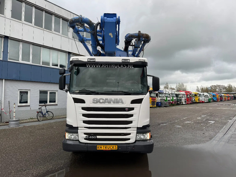 Scania G490 8X4 SCHWING S 47 R + REMOTE CONTROL HUB REDUCTION - Concrete pump truck: picture 2 Scania G490 8X4 SCHWING S 47 R + REMOTE CONTROL HUB REDUCTION - Concrete pump truck: picture 2