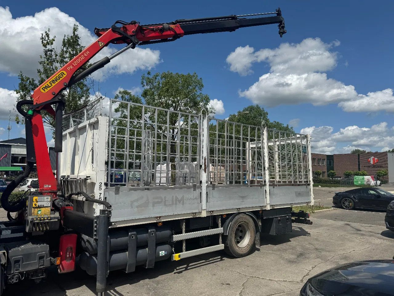 Scania P280 4X2 EURO 6 PALFINGER PK12002 + REMOTE CONTR - Dropside/ Flatbed truck, Crane truck: picture 5 Scania P280 4X2 EURO 6 PALFINGER PK12002 + REMOTE CONTR - Dropside/ Flatbed truck, Crane truck: picture 5