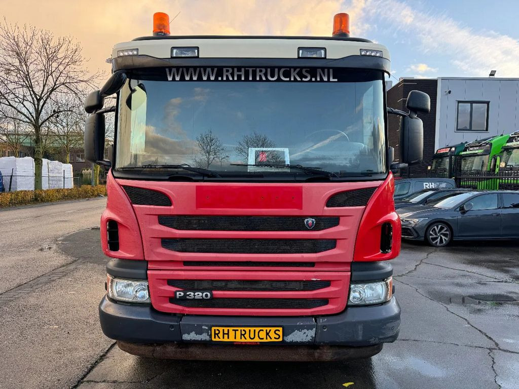 Scania P320 6X2 - EURO 6 + HIAB XS 144 HIPRO + REMOTE + - Hook lift truck, Crane truck: picture 2 Scania P320 6X2 - EURO 6 + HIAB XS 144 HIPRO + REMOTE + - Hook lift truck, Crane truck: picture 2