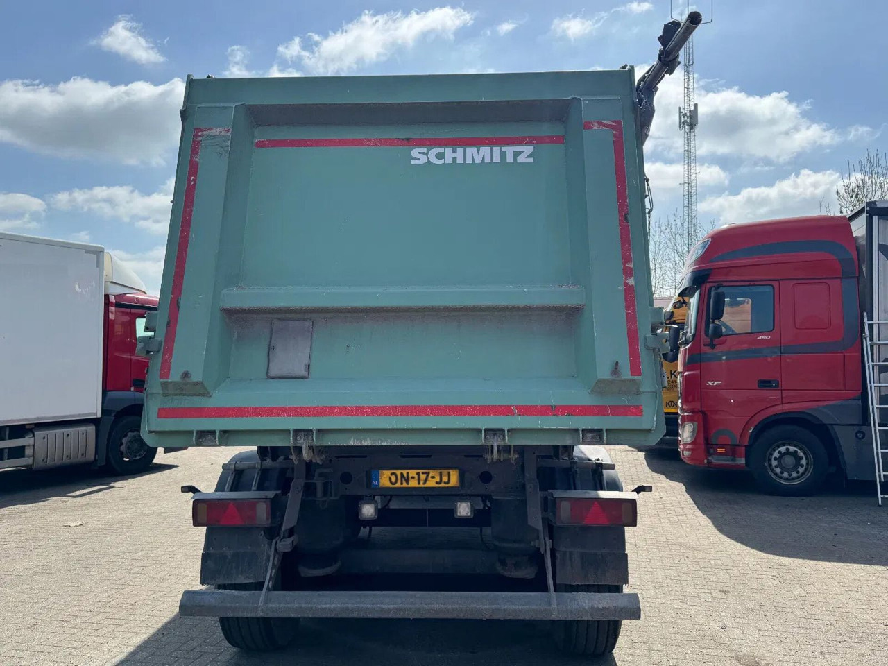 Schmitz Cargobull SGF*3 LIFTING AXLE - Tipper semi-trailer: picture 3 Schmitz Cargobull SGF*3 LIFTING AXLE - Tipper semi-trailer: picture 3