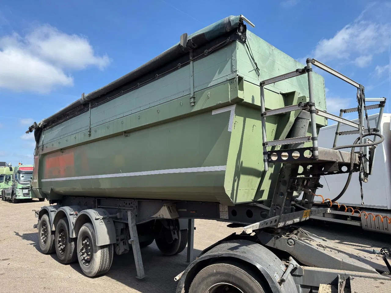 Schmitz Cargobull SGF*3 LIFTING AXLE - Tipper semi-trailer: picture 5 Schmitz Cargobull SGF*3 LIFTING AXLE - Tipper semi-trailer: picture 5