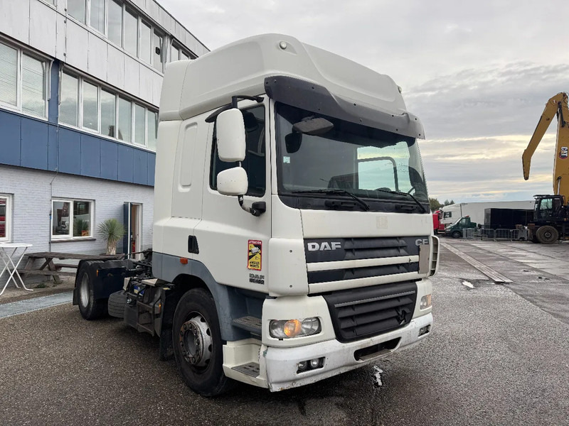 DAF CF 85.460 4X2 EURO 5 SLEEPER CAB - Tractor unit: picture 3 DAF CF 85.460 4X2 EURO 5 SLEEPER CAB - Tractor unit: picture 3