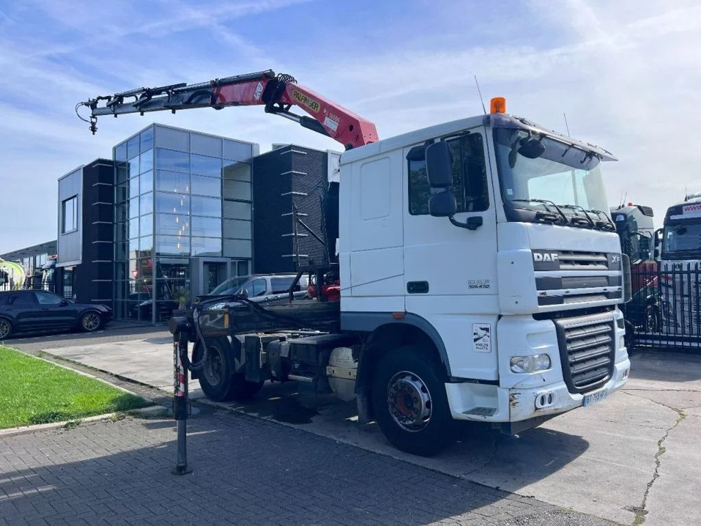 DAF XF 105.410 4X2 EURO 5 MANUAL + PALFINGER PK16000 - Tractor unit: picture 2 DAF XF 105.410 4X2 EURO 5 MANUAL + PALFINGER PK16000 - Tractor unit: picture 2