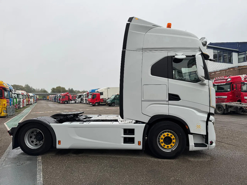 Iveco S-WAY 460 4X2 EURO 6 SKIRTS DOUBLE TANK - Tractor unit: picture 4 Iveco S-WAY 460 4X2 EURO 6 SKIRTS DOUBLE TANK - Tractor unit: picture 4