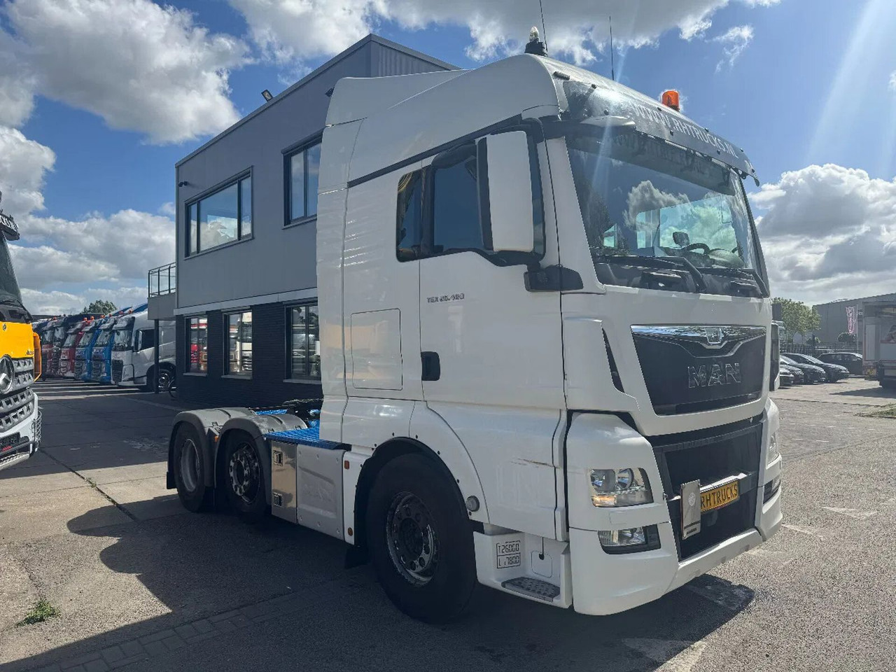 MAN TGX 26.480 6X2 EURO 6 SPOILERS AUTOMATIC - Tractor unit: picture 3 MAN TGX 26.480 6X2 EURO 6 SPOILERS AUTOMATIC - Tractor unit: picture 3