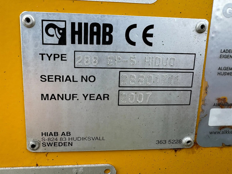 Scania P380 6X2 HIAB 288 + REMOTE CONTROL + PLATEAU - Tractor unit: picture 5 Scania P380 6X2 HIAB 288 + REMOTE CONTROL + PLATEAU - Tractor unit: picture 5