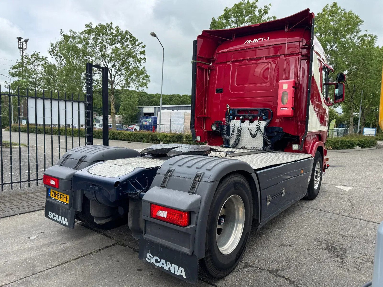 Scania R410 4X2 - EURO 6 + FULL SPOILER + TÜV 03-2026 - Tractor unit: picture 4 Scania R410 4X2 - EURO 6 + FULL SPOILER + TÜV 03-2026 - Tractor unit: picture 4