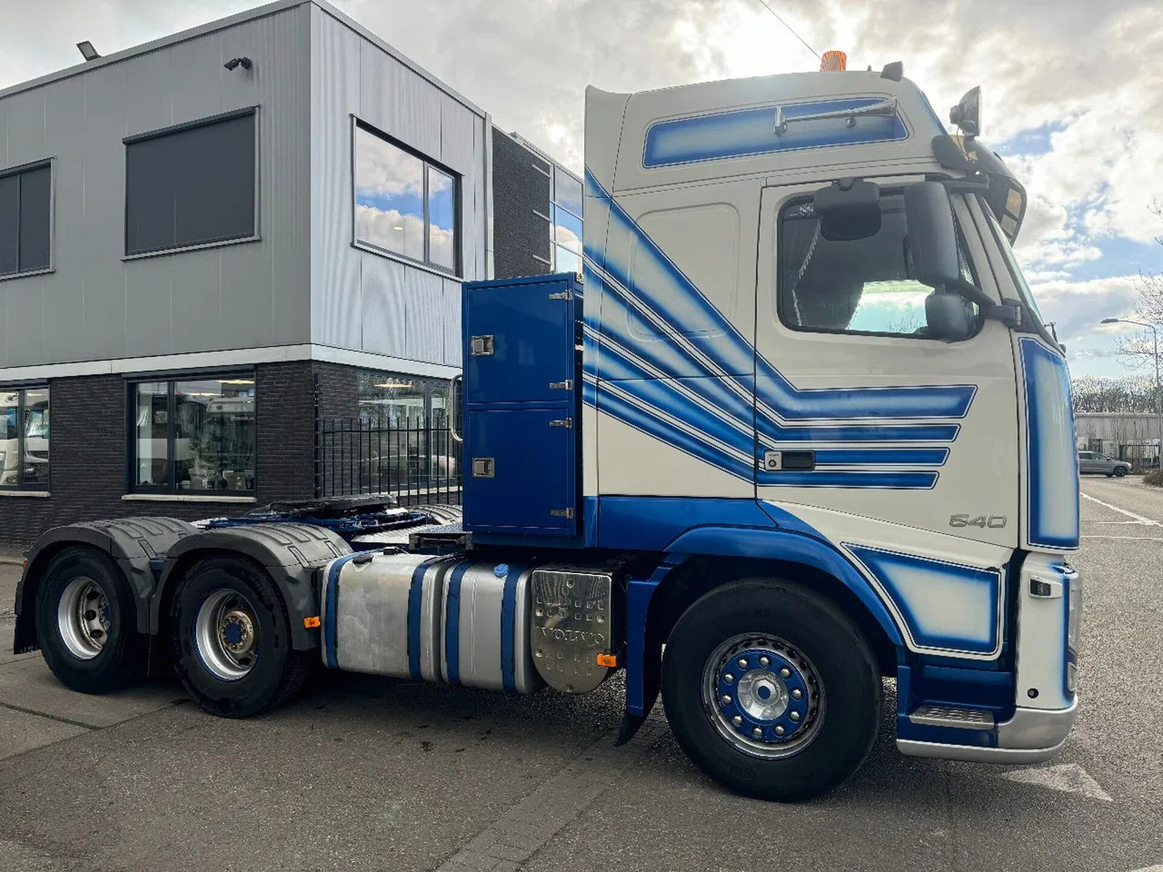 Volvo FH 540 6X2 - EURO 5 + BIG AXLE + LIFTING AXLE - Tractor unit: picture 4 Volvo FH 540 6X2 - EURO 5 + BIG AXLE + LIFTING AXLE - Tractor unit: picture 4