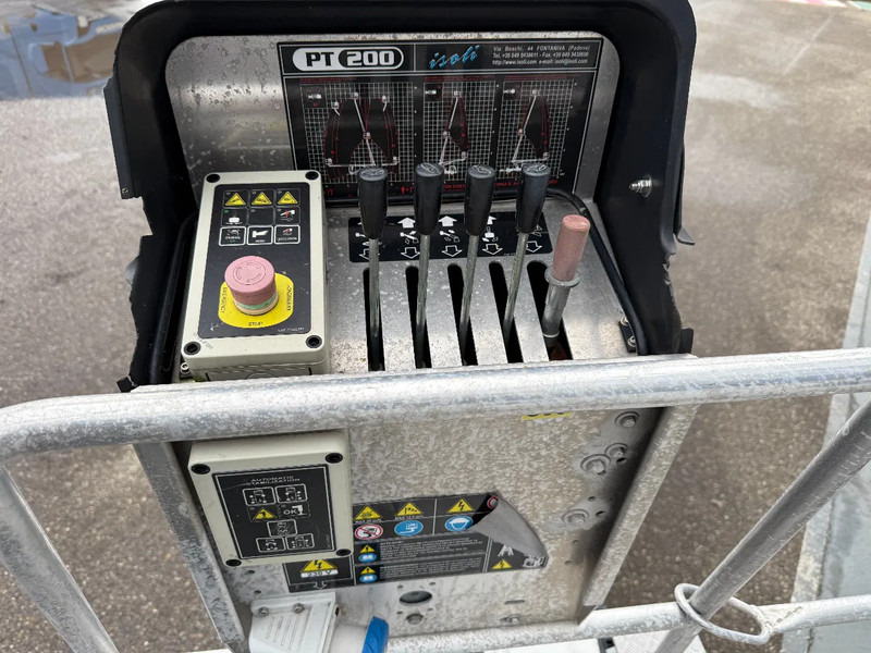 Van Nissan NT400 EURO 6 + ISOLI PT200 - AERIAL PLATFORM - ONLY 25.892 KM: picture 13 Van Nissan NT400 EURO 6 + ISOLI PT200 - AERIAL PLATFORM - ONLY 25.892 KM: picture 13